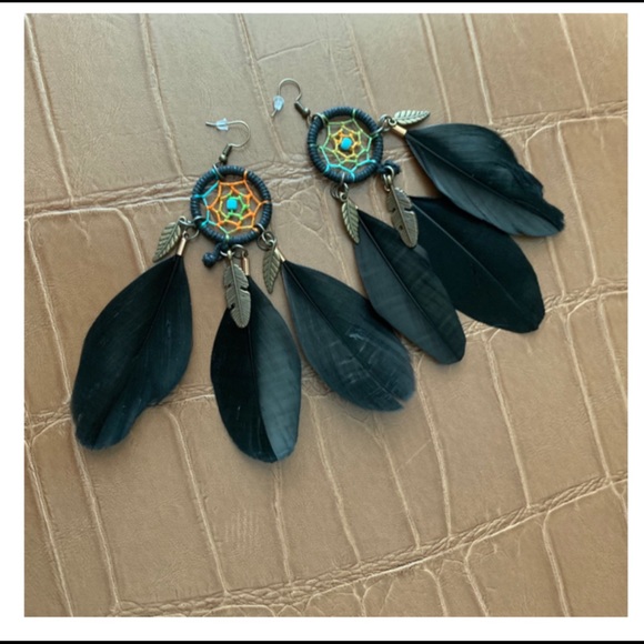 Ole Jewelry - Ole Dream Catcher Black Feather Earrings